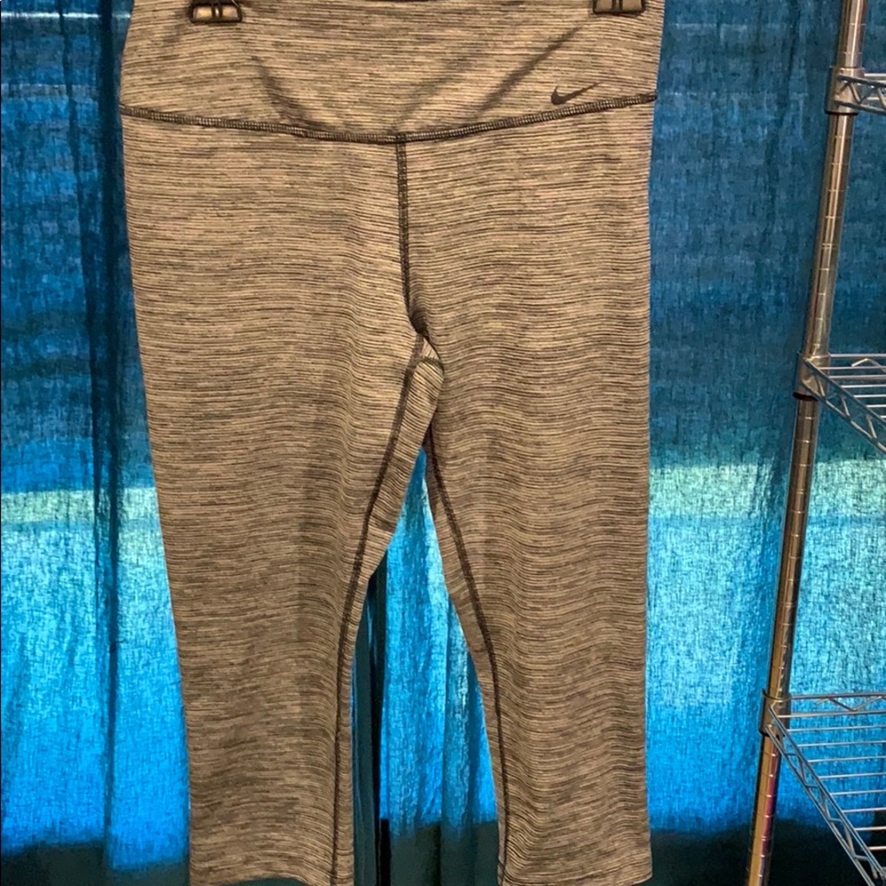 Nike running Capri